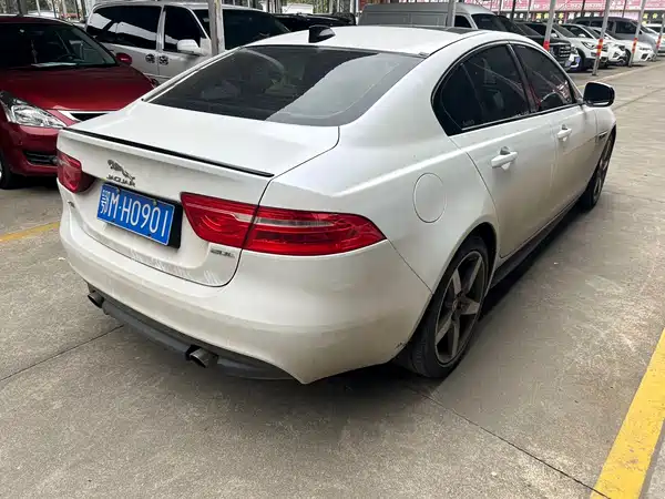 Jaguar XE 2018