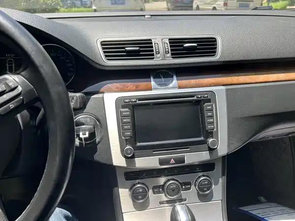 Volkswagen Magotan 2013