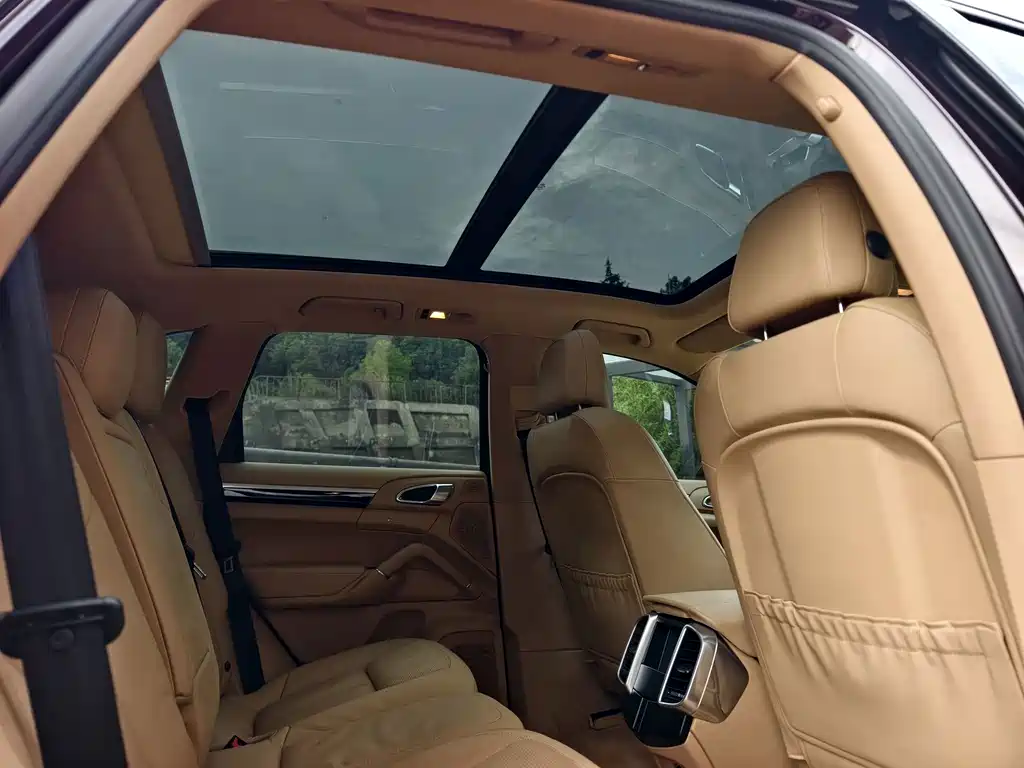 Porsche Cayenne 2015 — фото 10