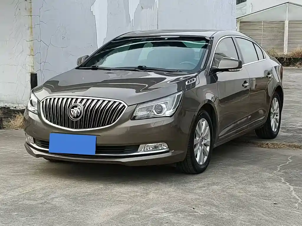 Buick LaCrosse 2013 — фото 1
