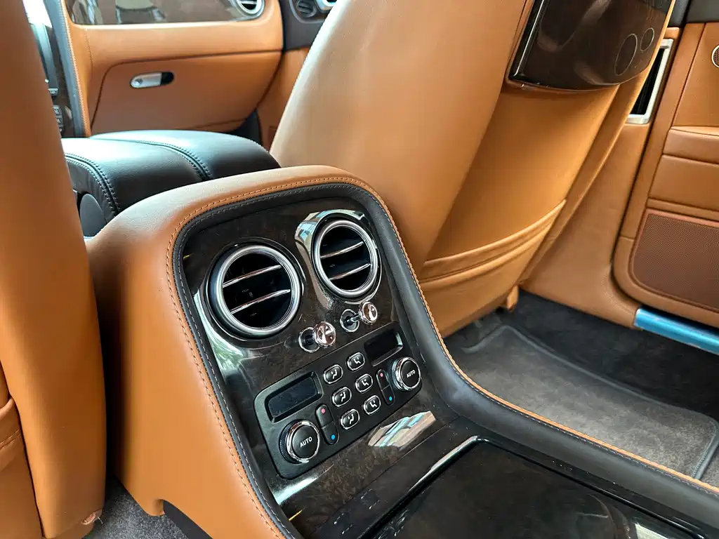 Bentley Flying Spur 2012 — фото 21