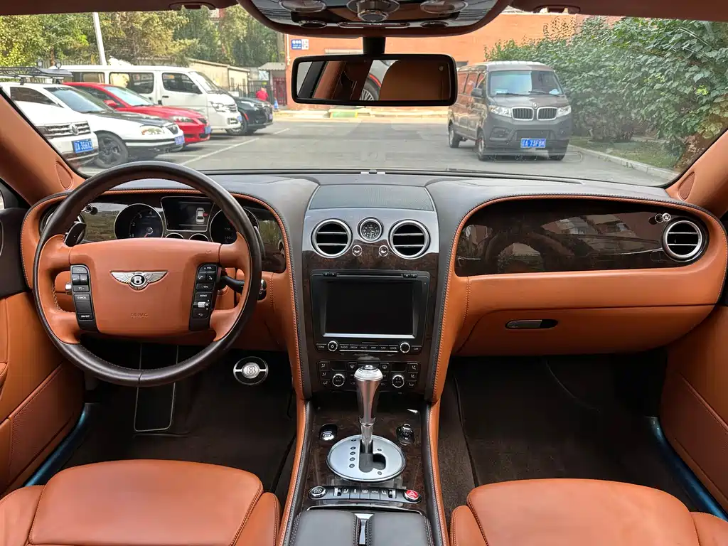 Bentley Flying Spur 2012 — фото 28