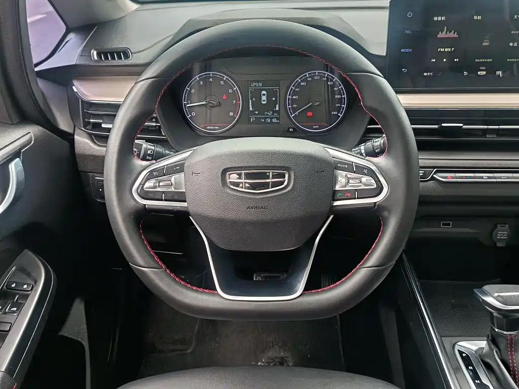 Geely Vision X3 2022 — фото 10