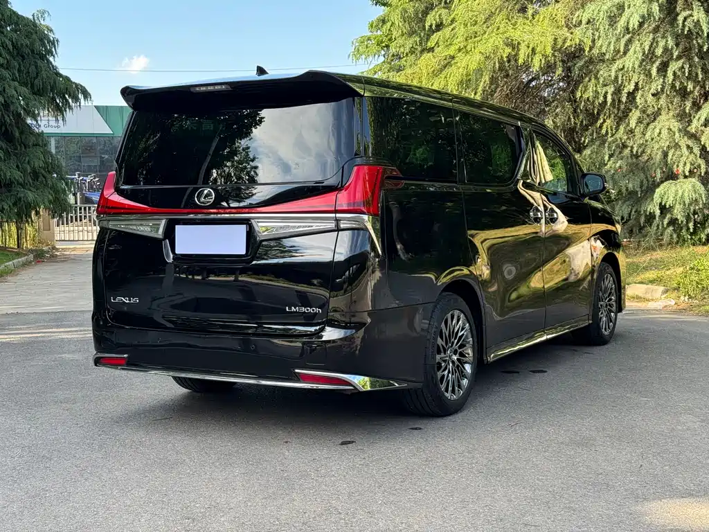 Toyota Vellfire 2023 — фото 11