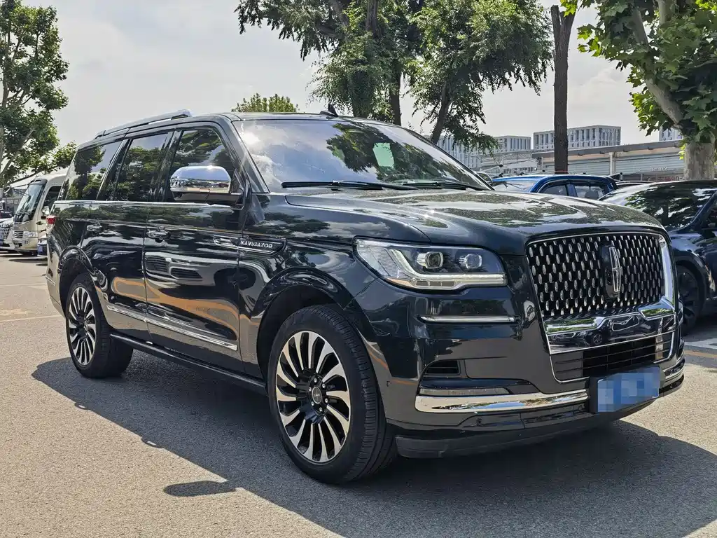 Lincoln Navigator 2024 — фото 3