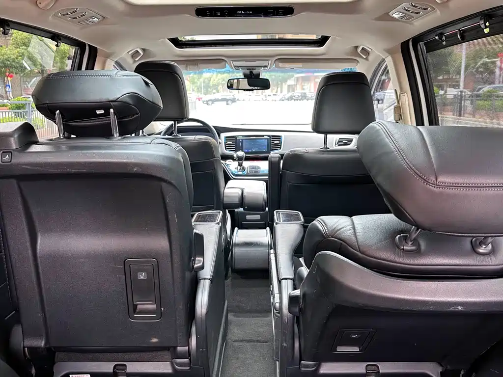 Honda Odyssey 2018 — фото 10