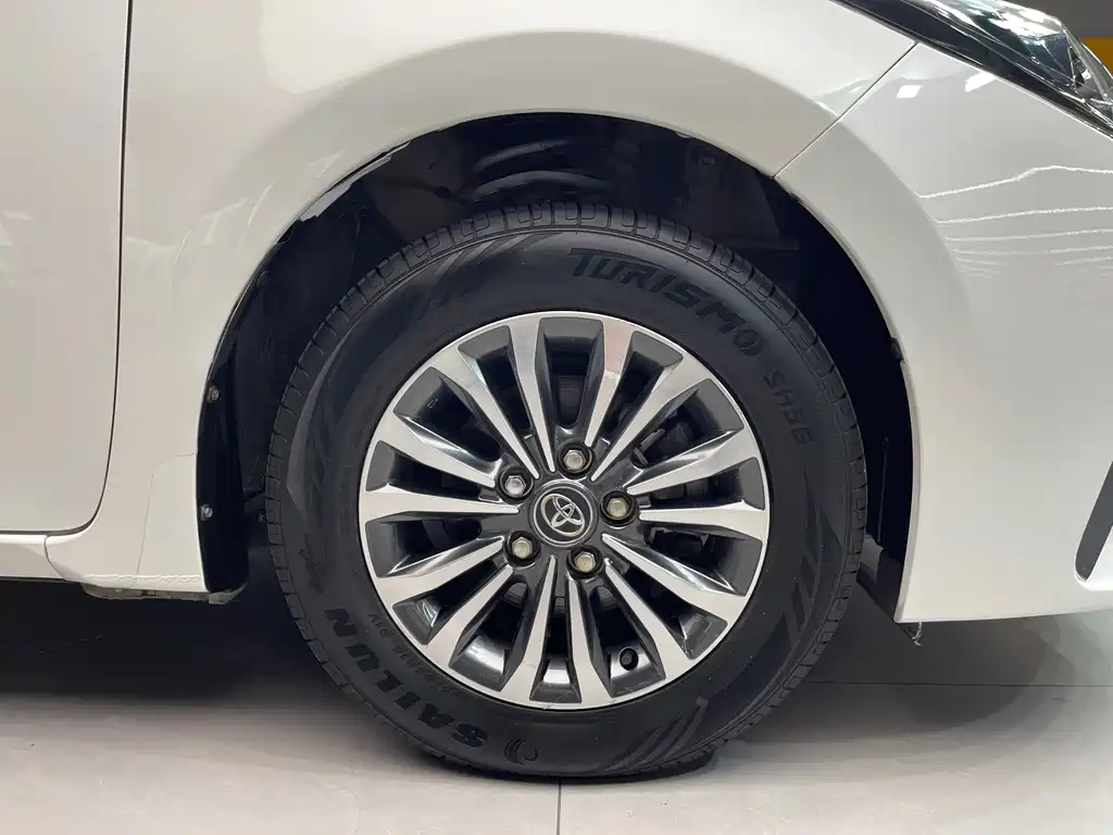 Toyota Corolla 2018 — фото 24