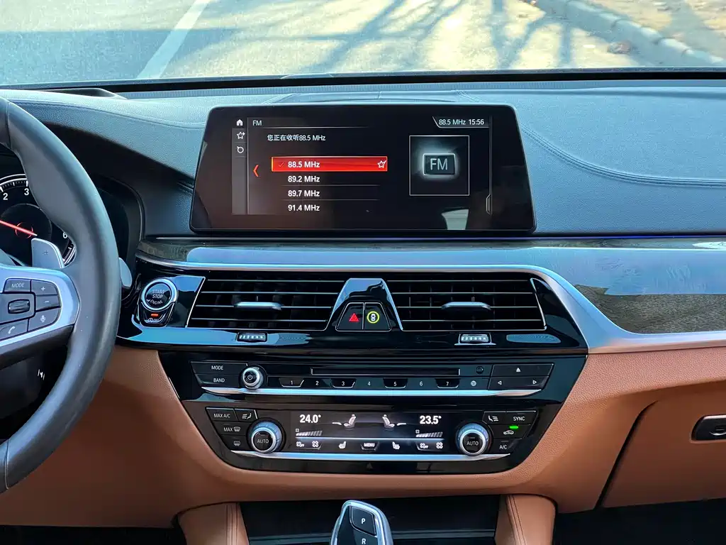 BMW 6 Series GT 2018 — фото 14