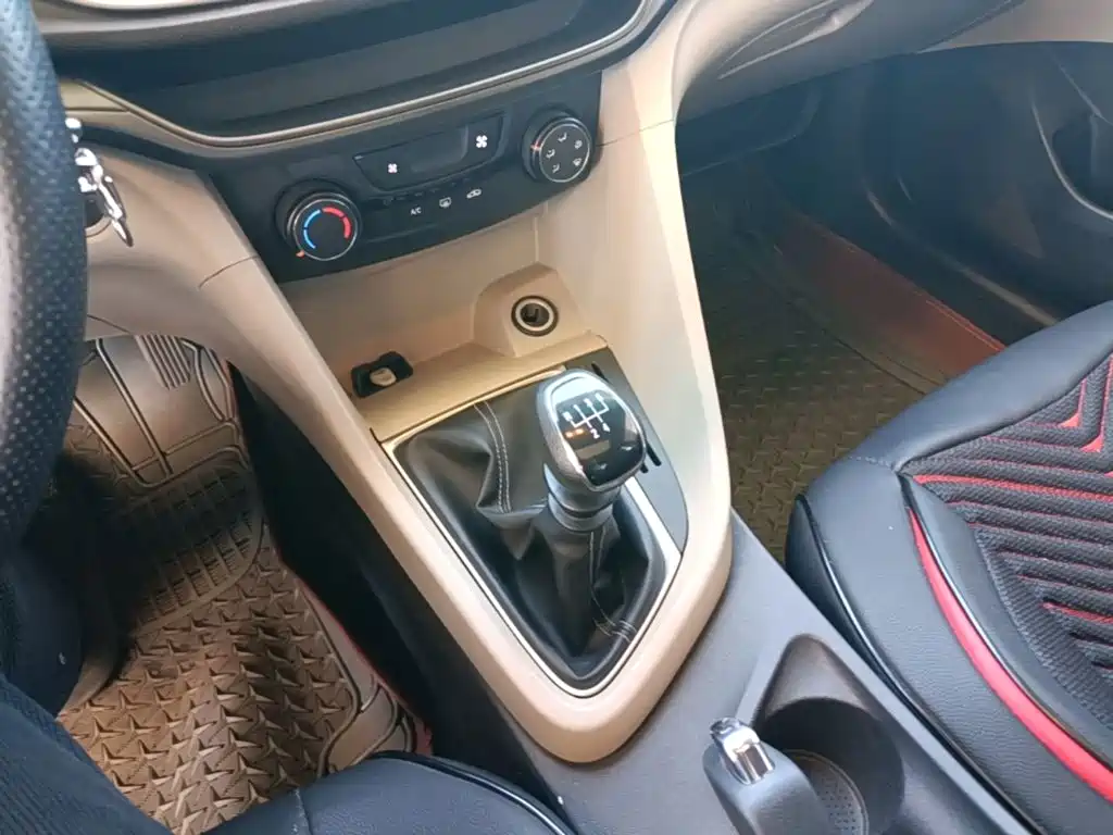 Buick Excelle 2016 — фото 14