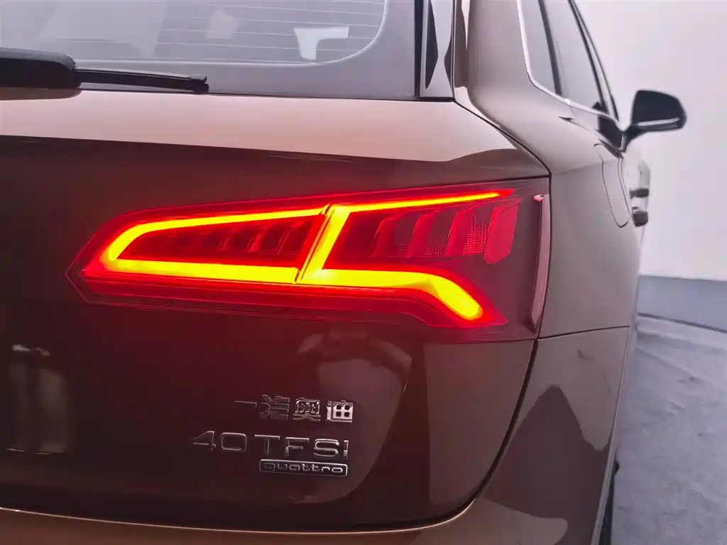 Audi Q5L 2019 — фото 18