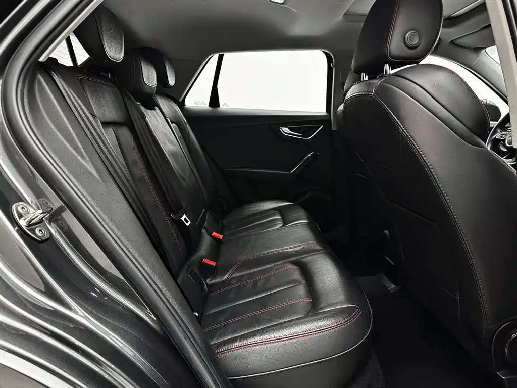 Audi Q2L 2023 — фото 23