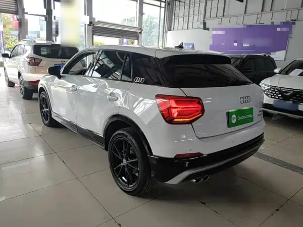Audi Q2L 2021