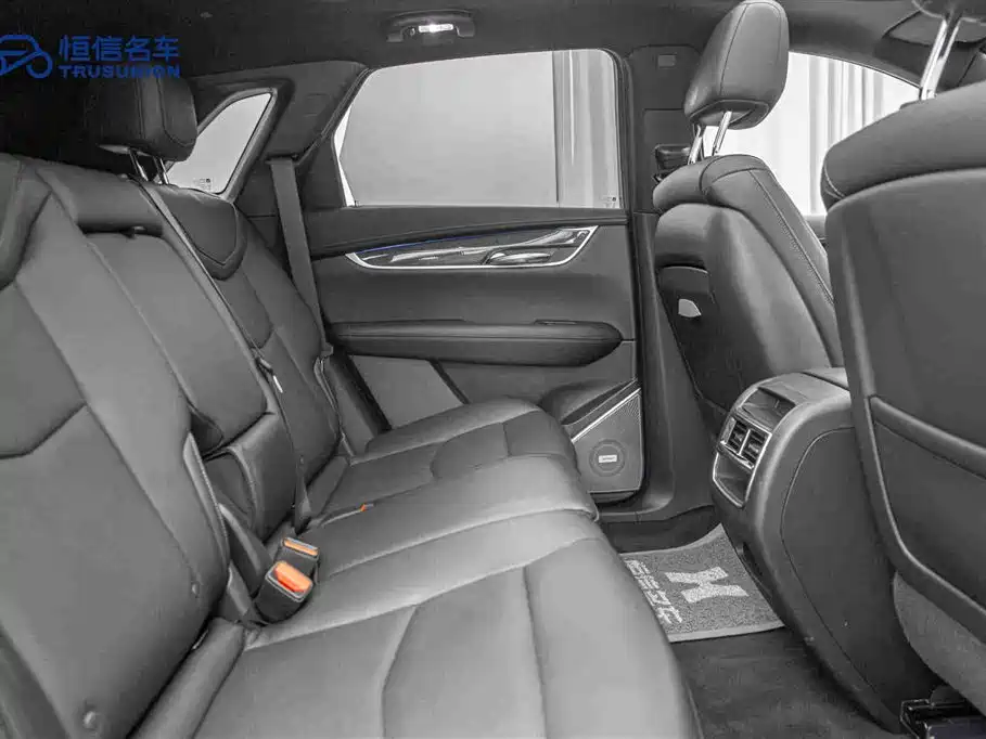 Cadillac XT5 2024 — фото 16