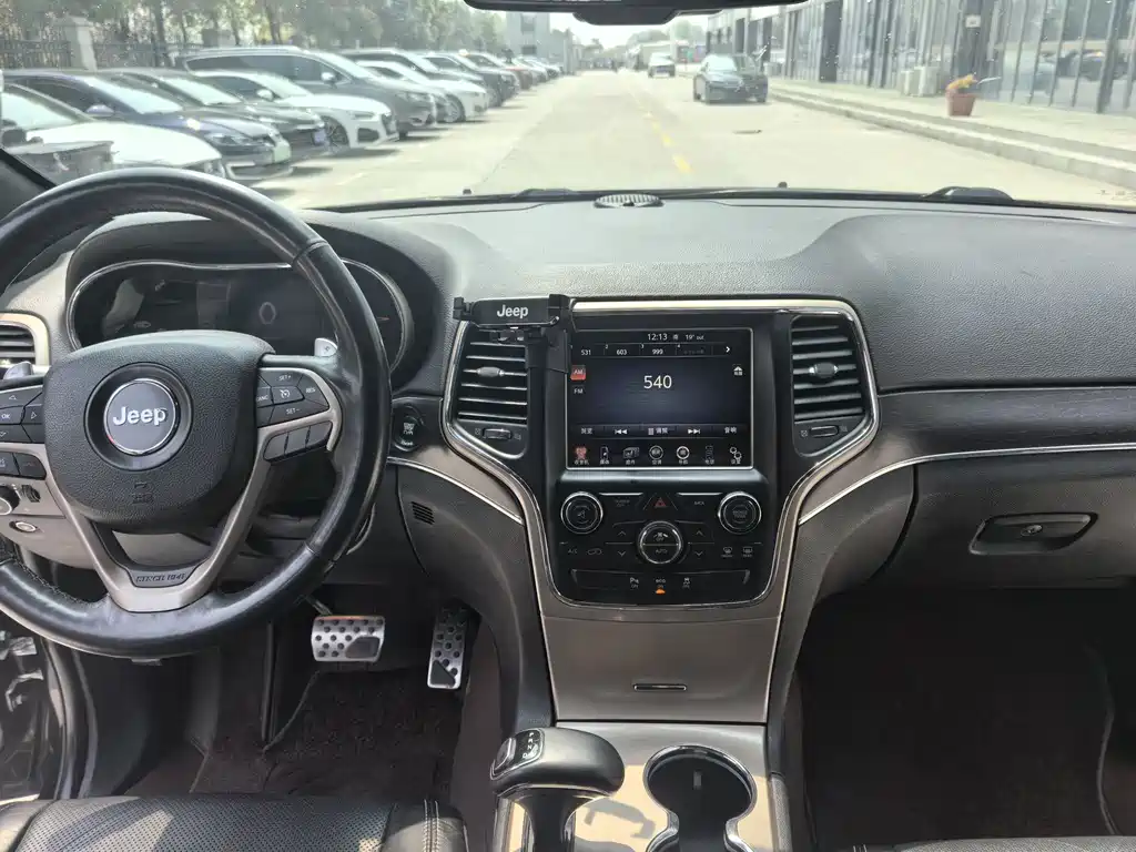 Jeep Grand Cherokee 2015 — фото 21