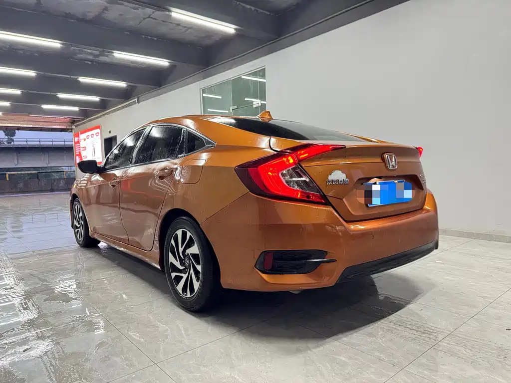 Honda Civic 2016 — фото 16
