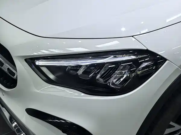 Mercedes-Benz GLA 2024