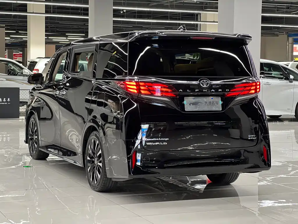 Toyota Alphard 2025 — фото 6