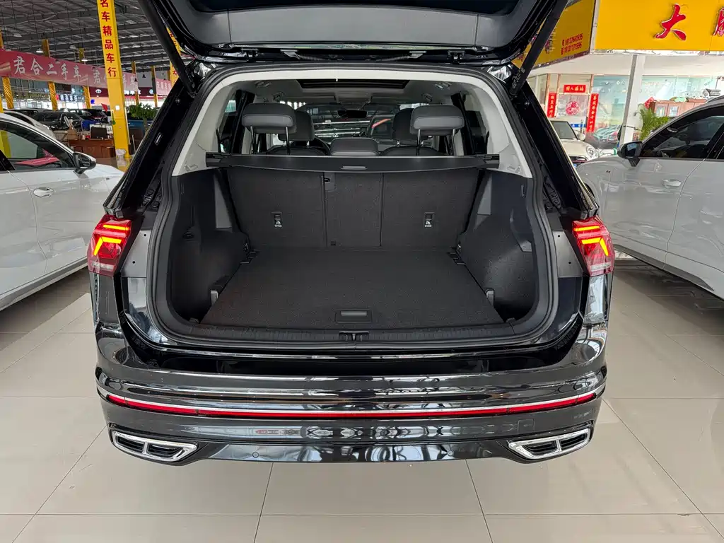 Volkswagen Tiguan L 2023 — фото 16