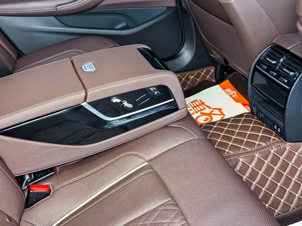 BMW 5 Series New Energy 2021 — фото 18
