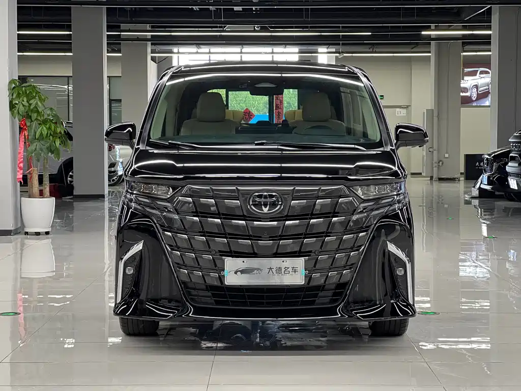 Toyota Alphard 2025 — фото 2