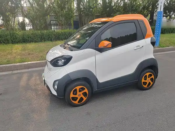 Baojun E100 2019