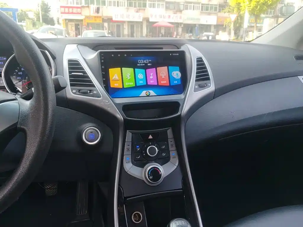 Hyundai Elantra Langdong 2016 — фото 13