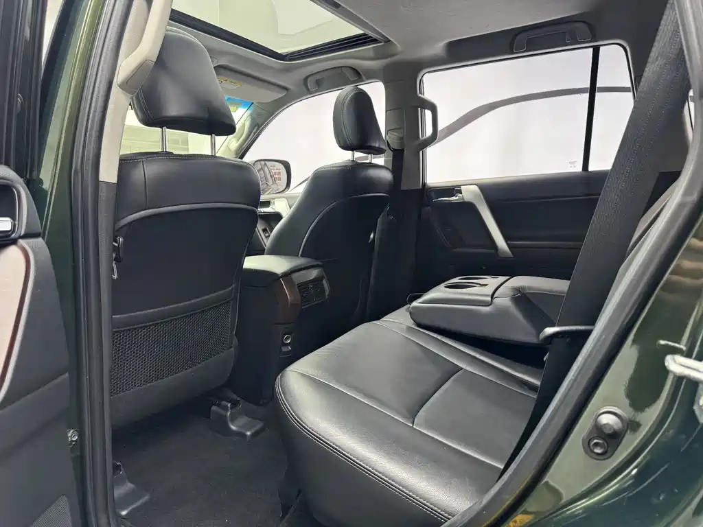 Toyota Prado 2017 — фото 13