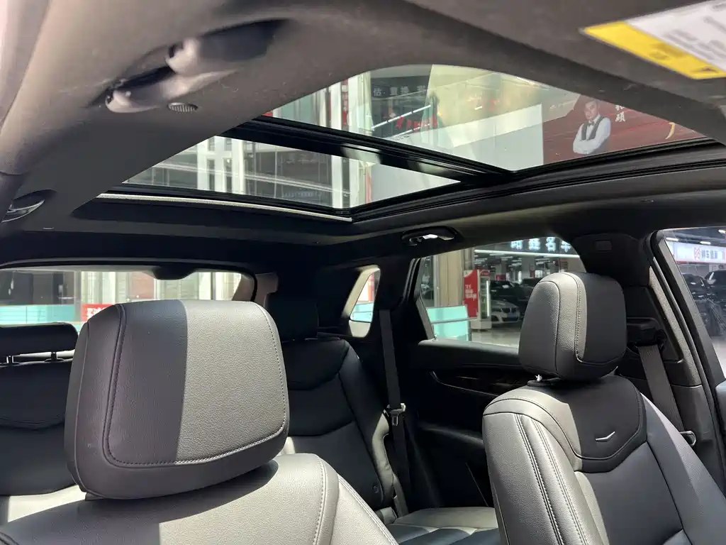 Cadillac XT5 2019 — фото 15