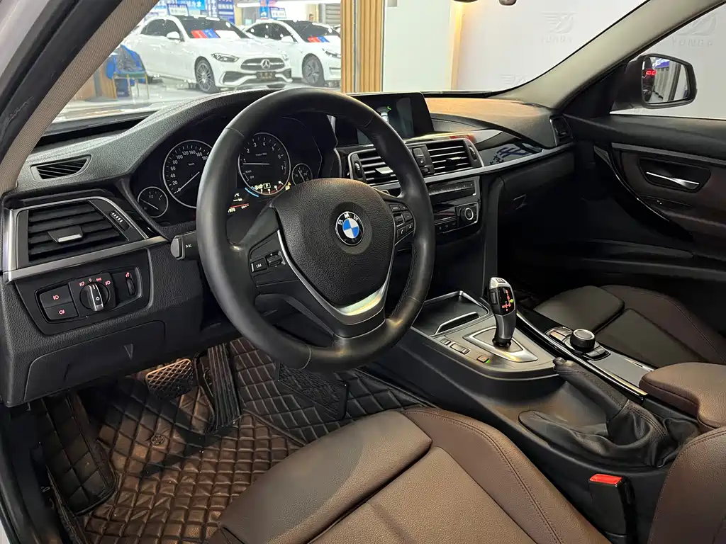 BMW 3 Series 2017 — фото 8