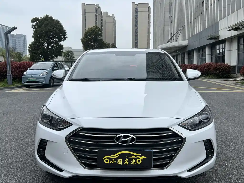 Hyundai Elantra 2017 — фото 2