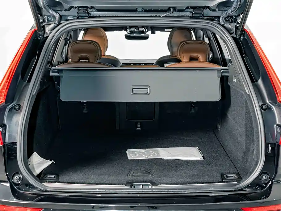Volvo XC60 2024 — фото 22