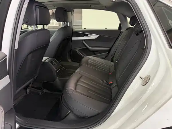 Audi A4L 2020