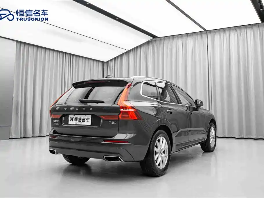 Volvo XC60 2019 — фото 5