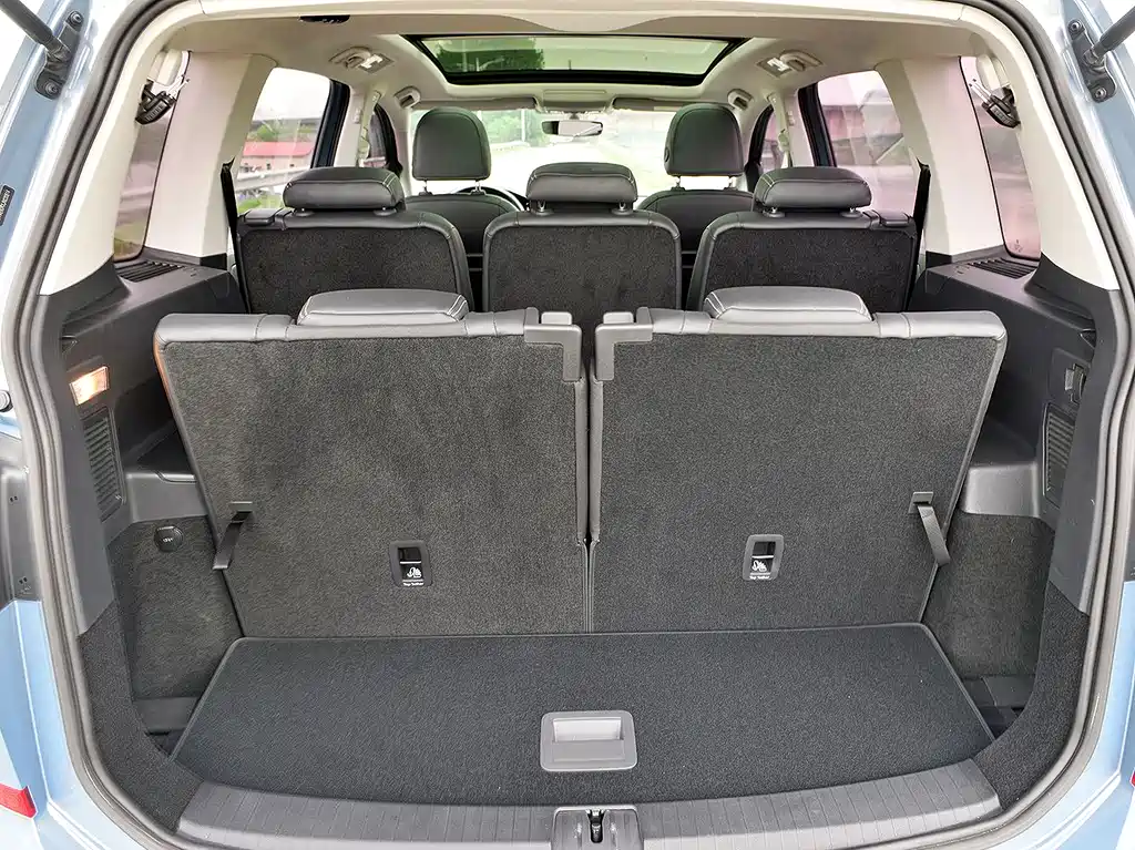 Volkswagen Touran 2019 — фото 14