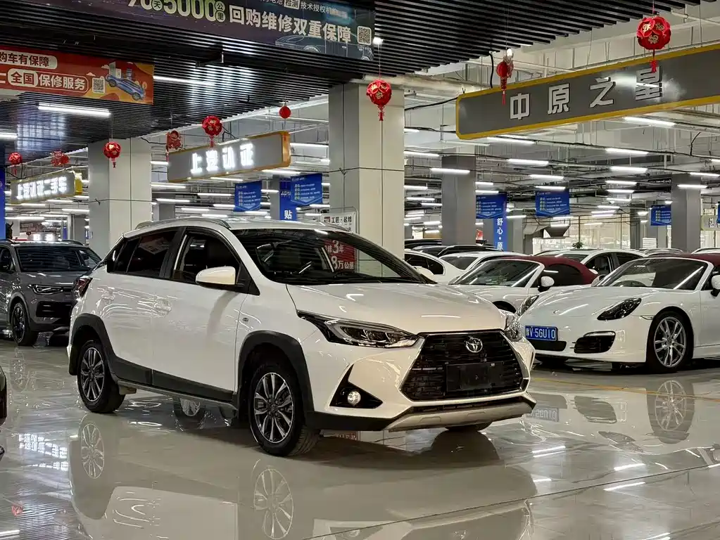Toyota Yaris L 2022 — фото 10