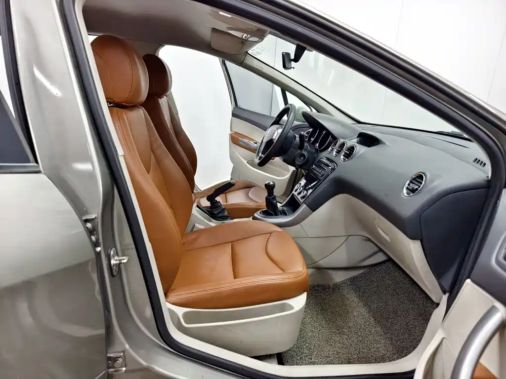 Peugeot 408 2014 — фото 13
