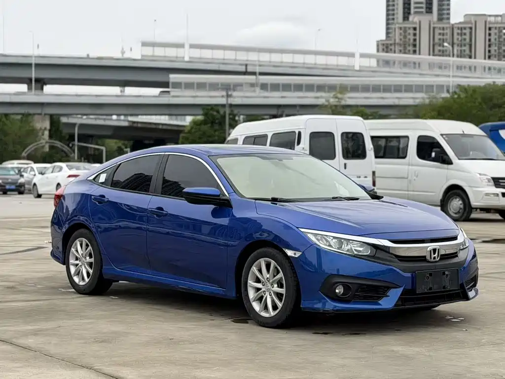 Honda Civic 2018 — фото 2