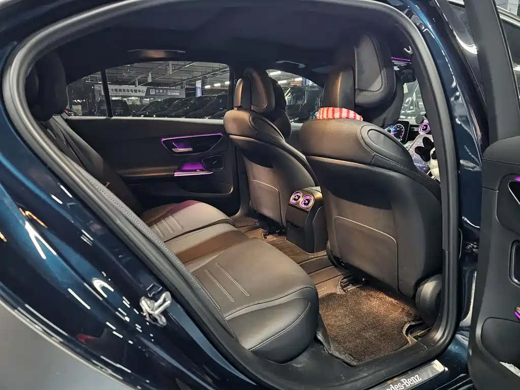 Mercedes-Benz C-Class 2023 — фото 17