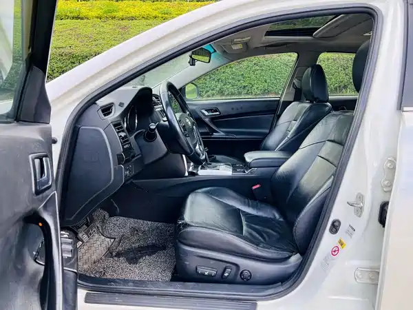 Toyota Reiz 2011