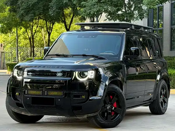 Land Rover Defender 2024