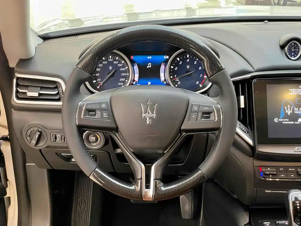 Maserati Ghibli 2016 — фото 26
