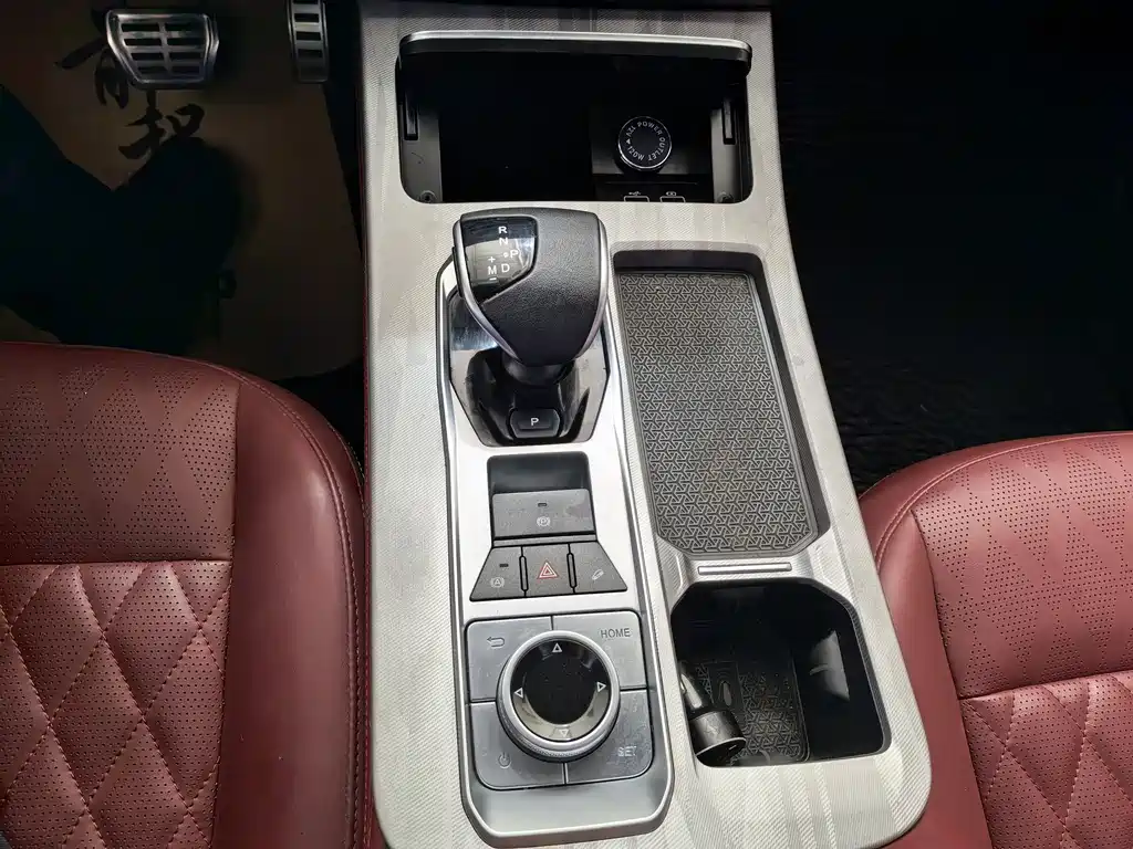 Jetour X70 PLUS 2023 — фото 10