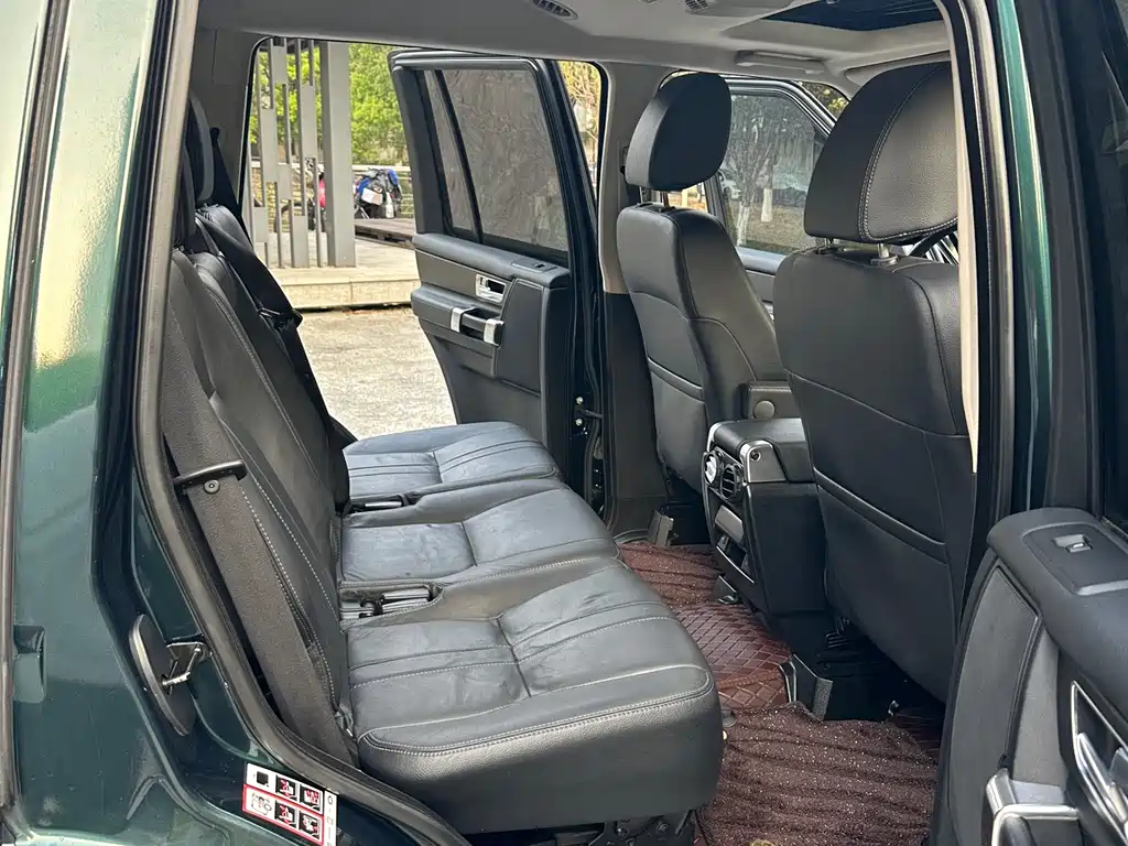 Land Rover Discovery 2015 — фото 12