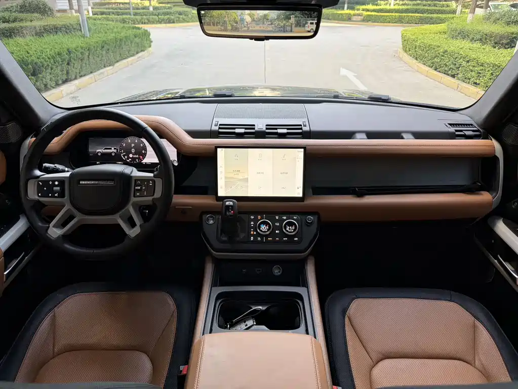 Land Rover Defender 2024 — фото 10