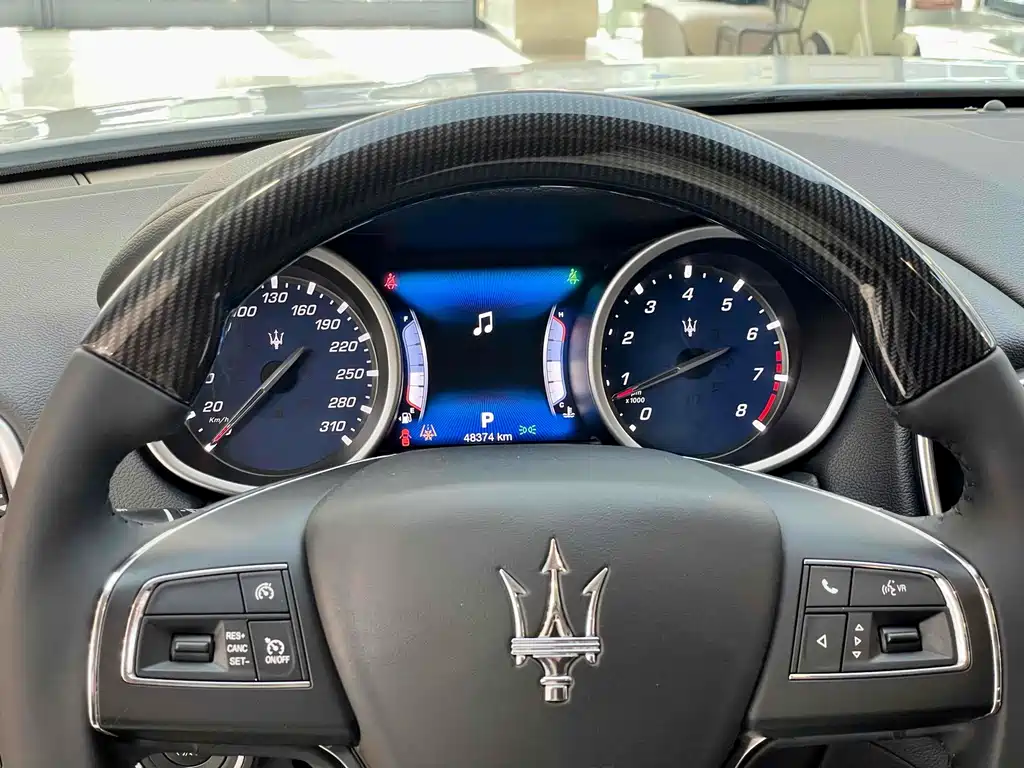 Maserati Ghibli 2016 — фото 27