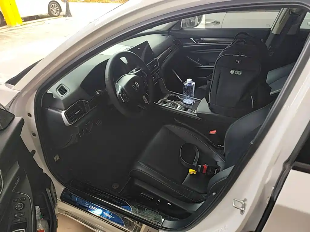 Honda Accord 2023 — фото 15