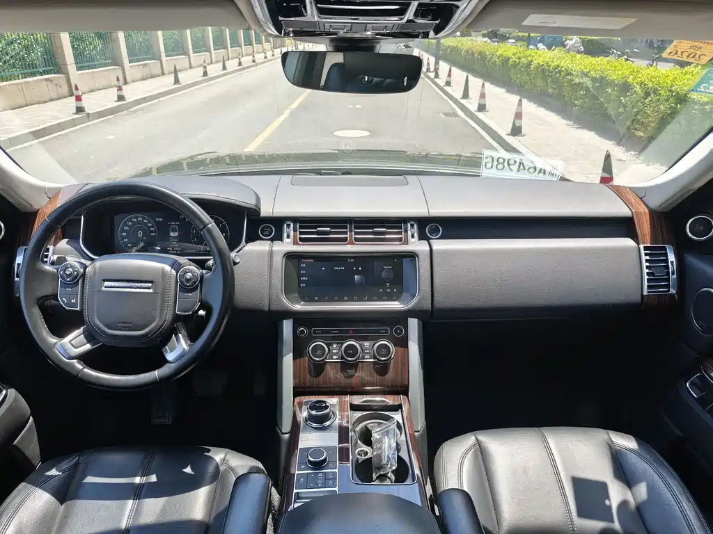 Land Rover Range Rover 2018 — фото 11