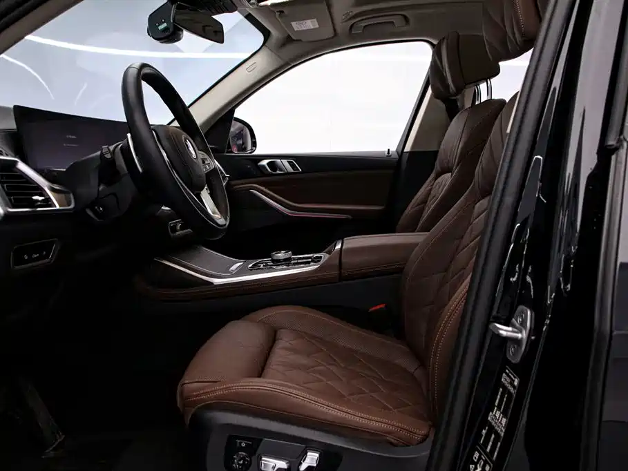 BMW X7 2025 — фото 12