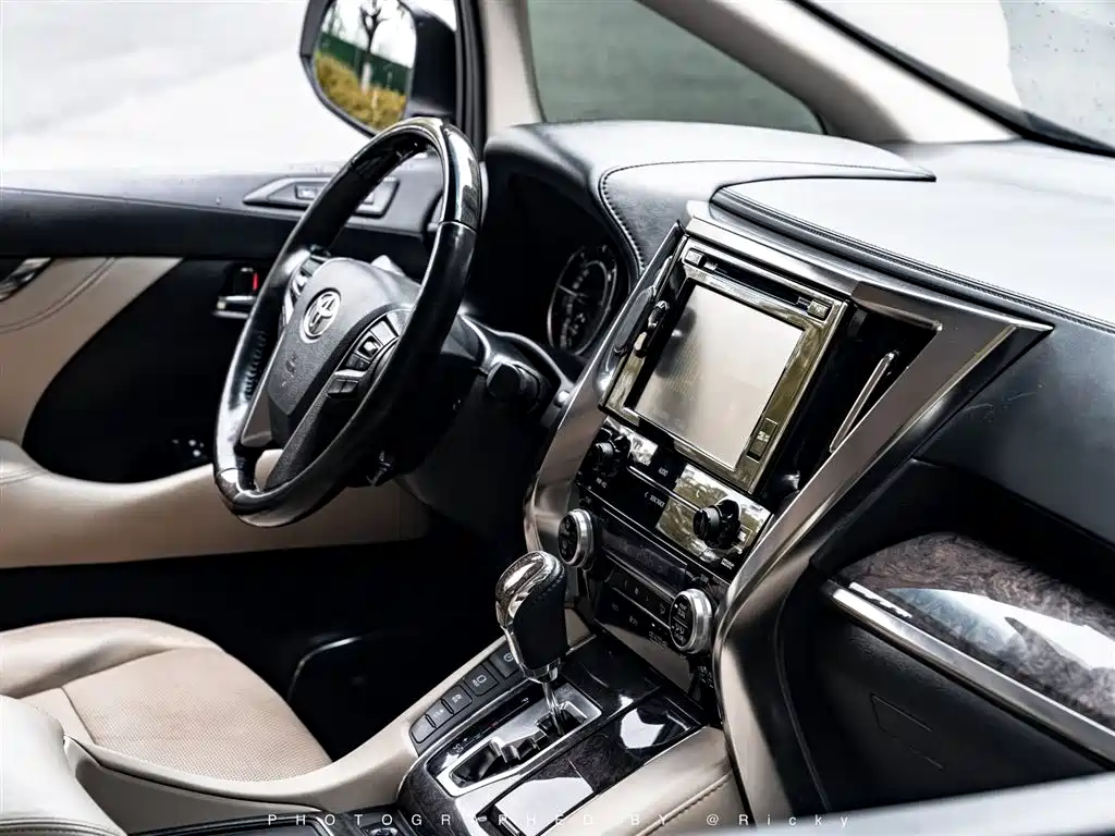 Toyota Alphard 2020 — фото 7