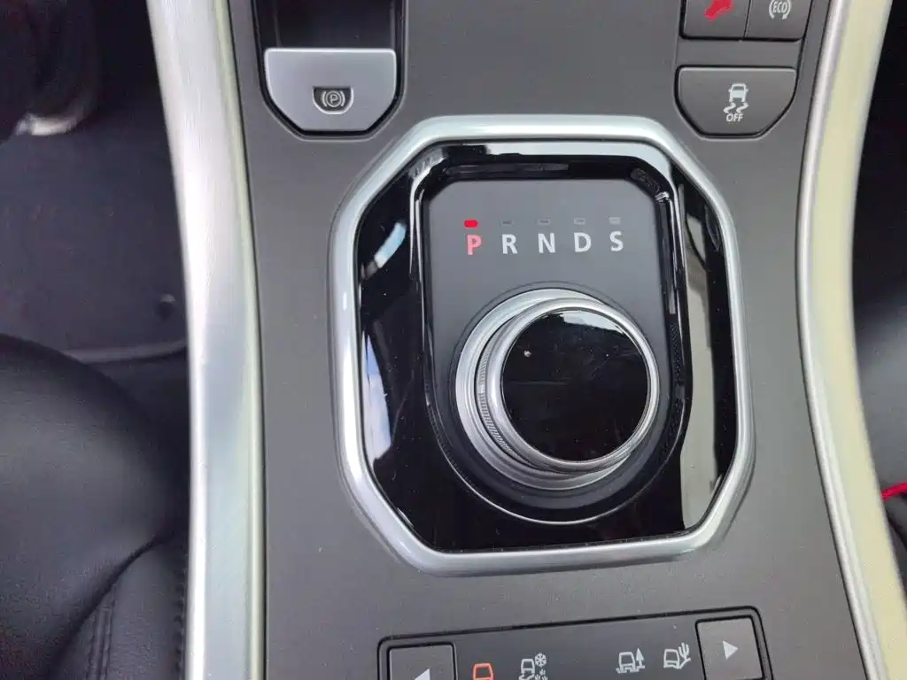 Land Rover Evoque 2015 — фото 11